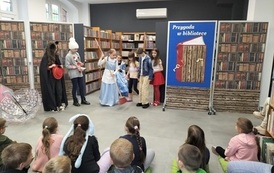 przygoda w bibliotece (2)