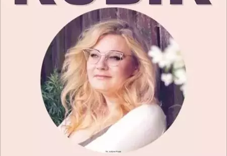 Plakat zapraszający na spotkanie autorskie z Sylwią Kubik, które odbędzie się dziewiątego maja o godzinie osiemnastej w Filii nr 2 Miejskiej Biblioteki Publicznej w Czarnkowie.